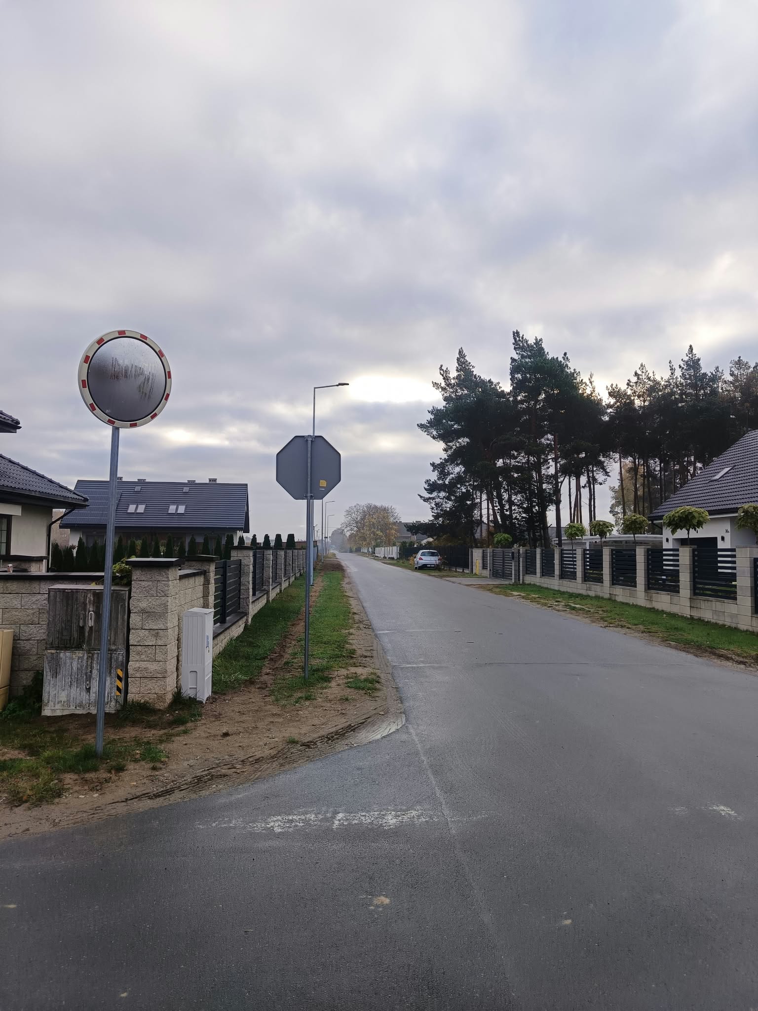 Lustra drogowe pod lupą radnego. Mieszkańcy mogą wskazać niebezpieczne miejsca.